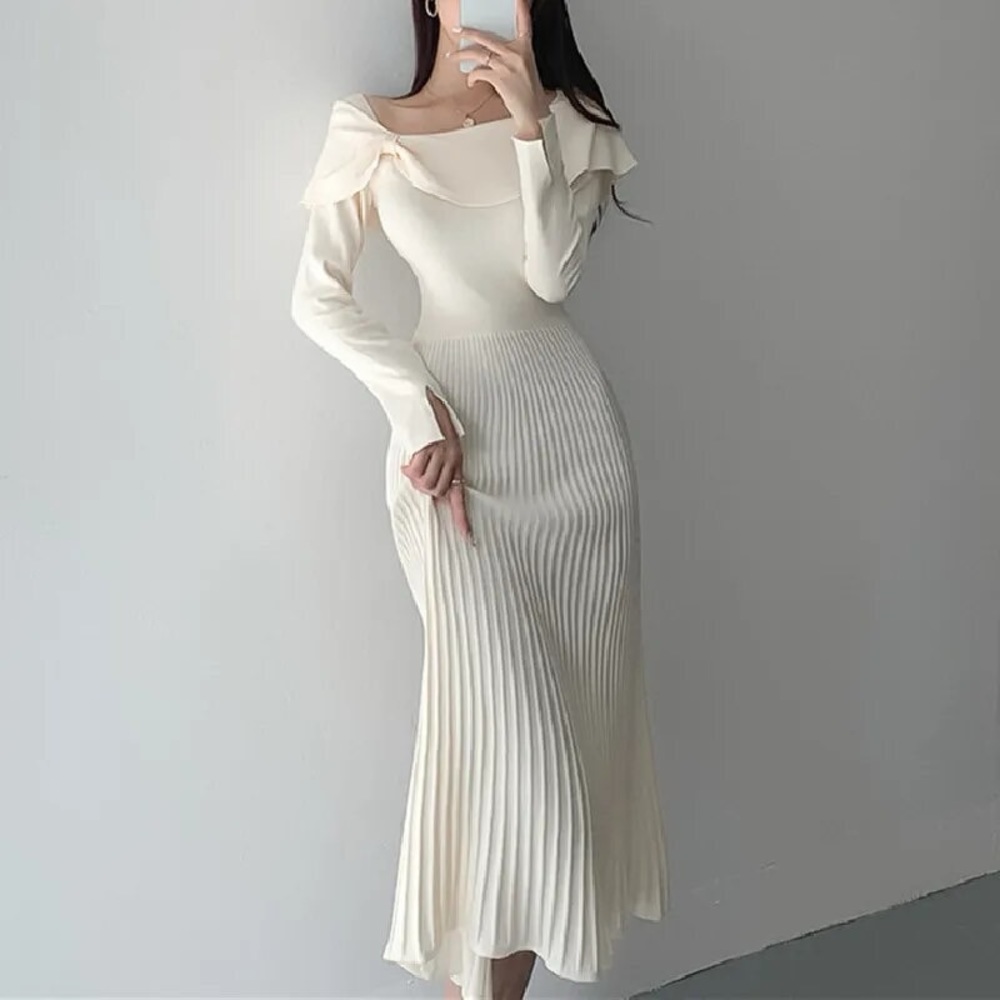 Beautiful dress in crème [NEW BOUTIQUE ITEM]